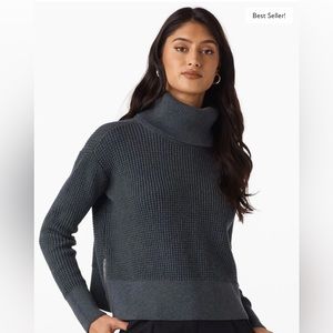 VETTA The Cropped Mockneck Sweater Size Small